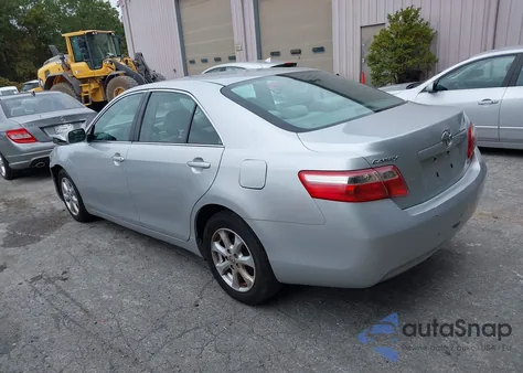 2007 Toyota Camry Le z USA, uszkodzony, nr VIN 4T1BE46KX7U111437